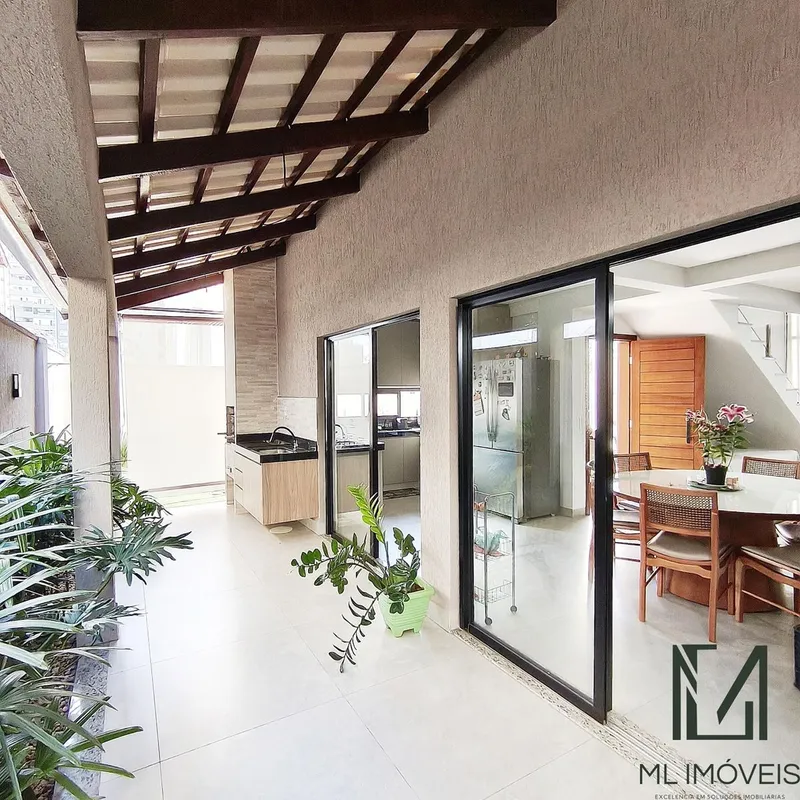 Sobrado em Condomínio no Jardim Atlântico | Goiânia | 182,50m²Sobrado localizado...