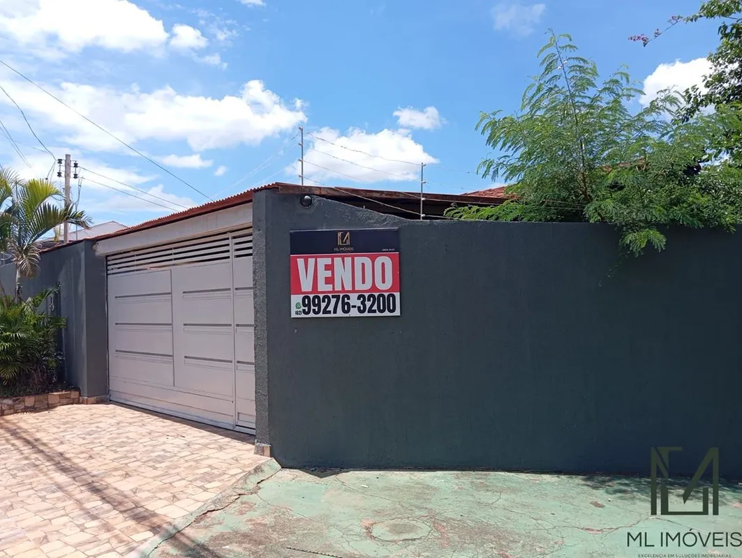 Casa no Jardim Petrópolis | Goiânia | 180m²Casa localizada no Jardim Petrópolis,...
