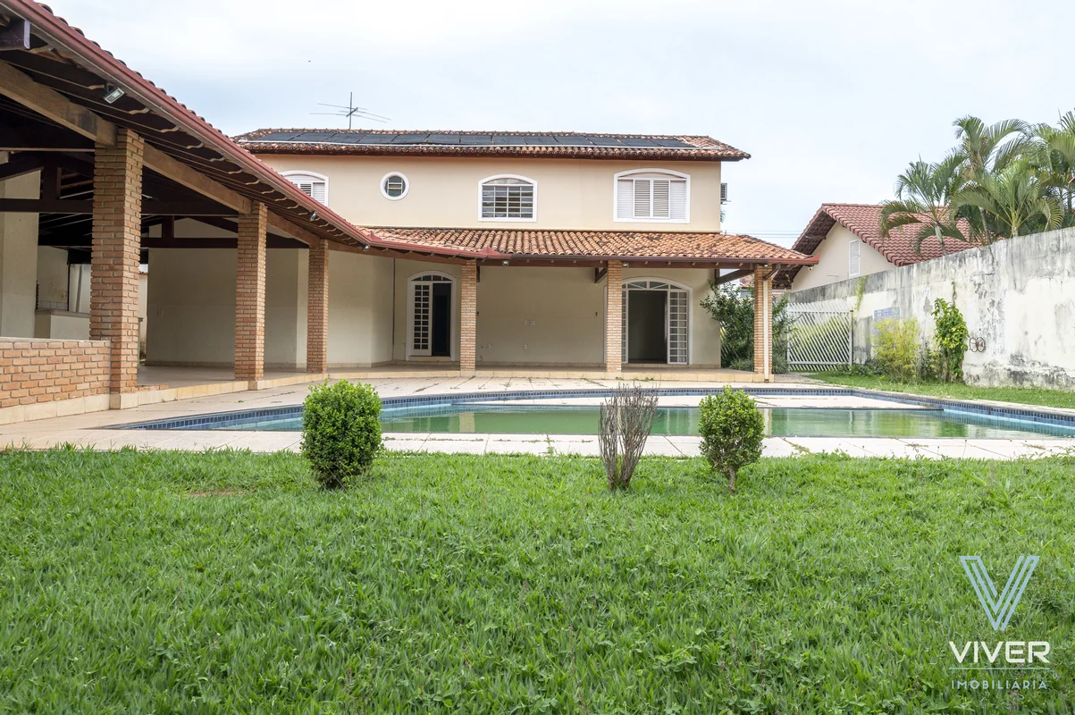 Casa disponível para locação no Lago Norte com 580 m², 5 quartos (3 suítes) e ár...