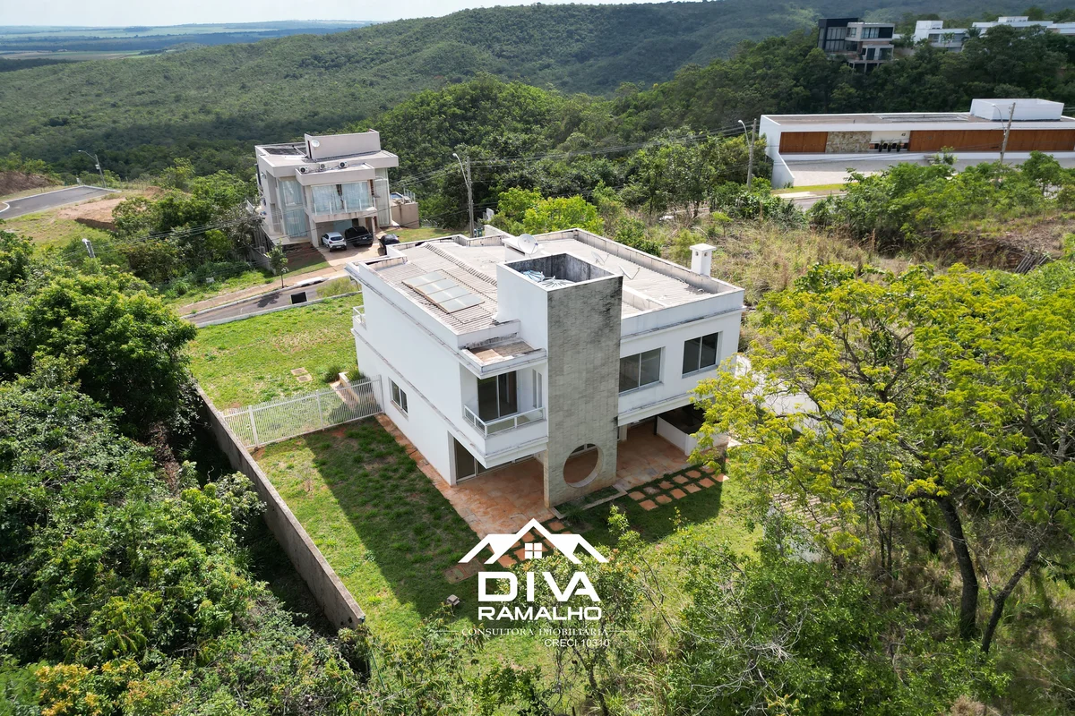 Excelente casa com dois pavimentos, vista magnífica dos quartos para o vale, a v...
