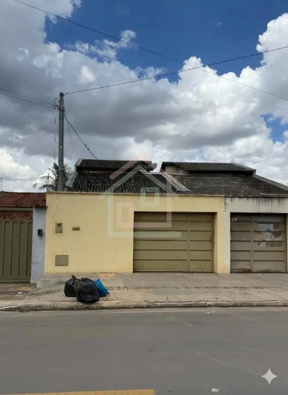 Casa à Venda no Parque Santa Rita ? Goiânia | 3 Quartos com Suíte | Avenida Bacu...