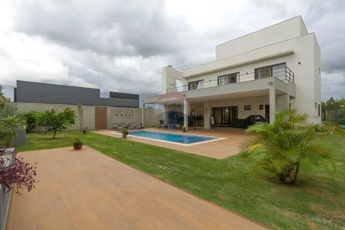 Se você busca uma residência moderna, recente e com diferenciais sustentáveis em...