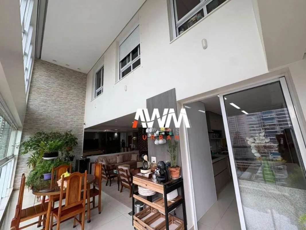 Apartamento duplex todo climatizado com 3 suítes plenas, completo em armários, e...