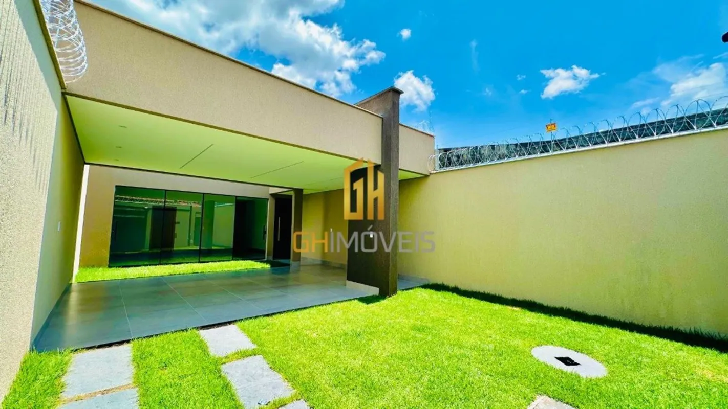 GH2161Casa com 3 quartos no Jardim Maria Inês, em terreno com 210m² com 145,46m²...
