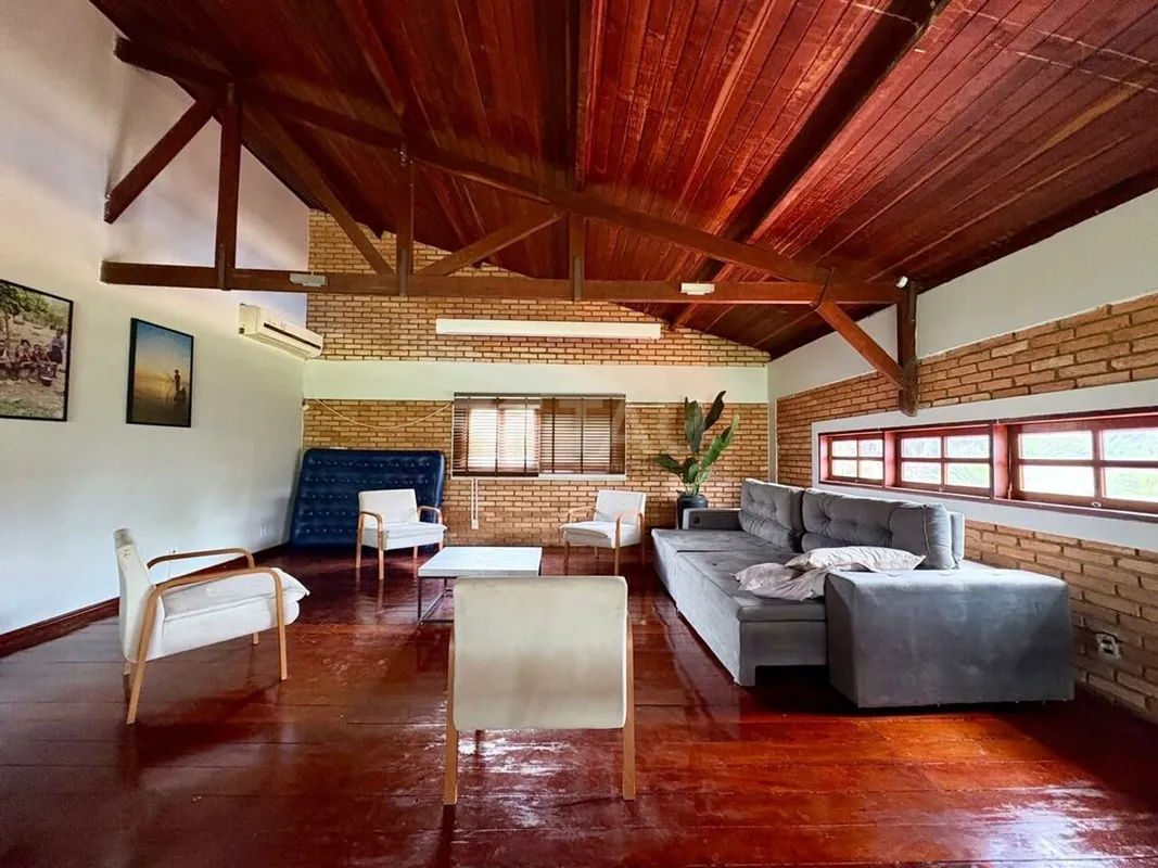 Sobrado Rústico para Escritório, Embaixada ou Residencial.Imóvel composto por: P...