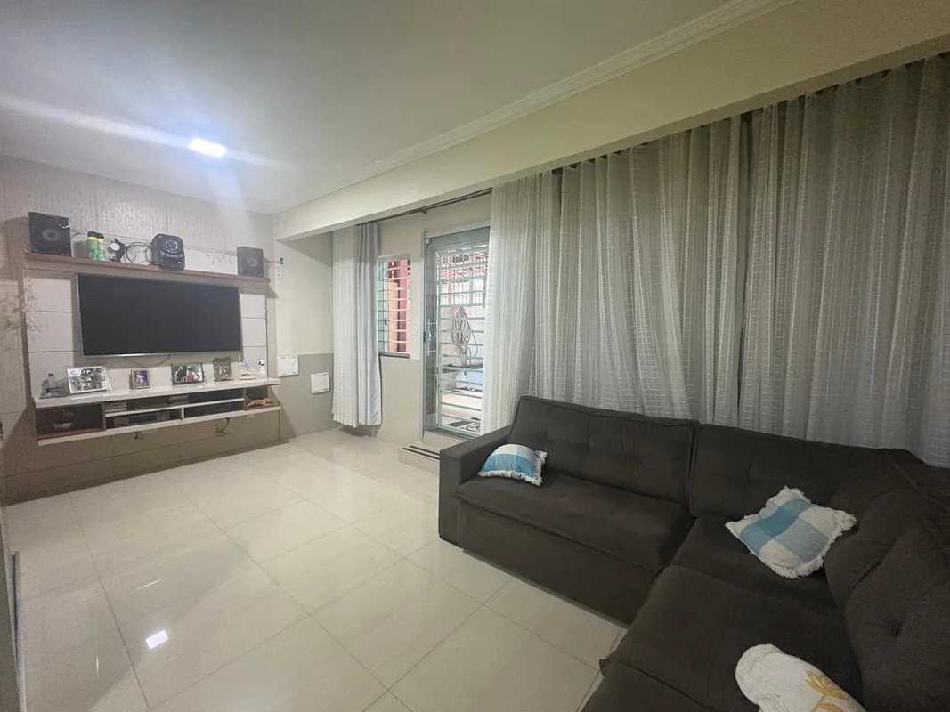 GRANDE OPORTUNIDADECASA - VAZADA - 4 QTSImagine morar em uma casa ampla, moderna...