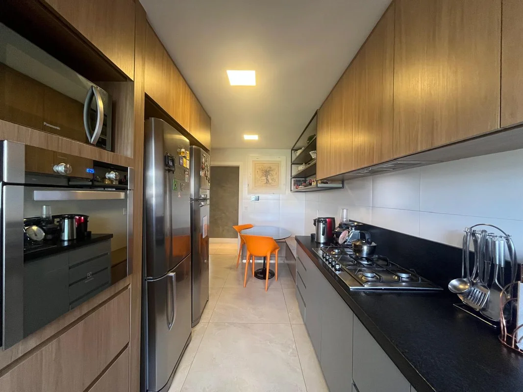 Apartamento de alto padrão, totalmente mobiliado, ideal para quem busca conforto...