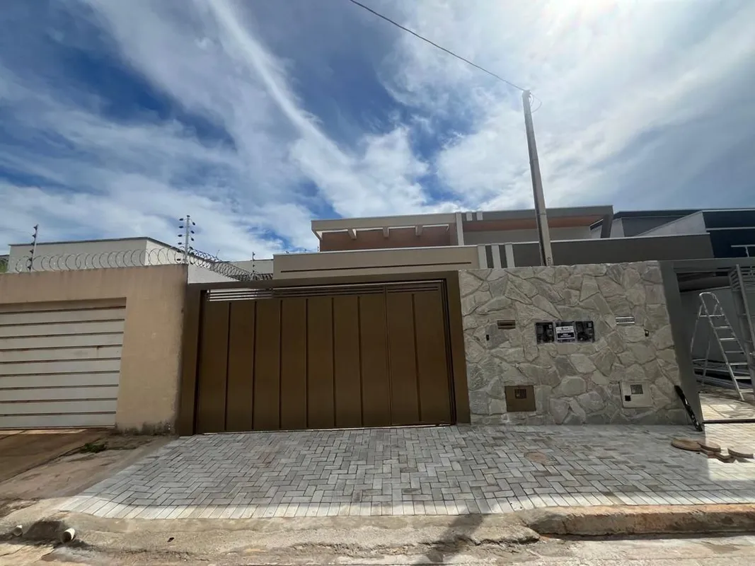CASA NOVA À VENDA NA REGIÃO SUL. EXCELENTE OPORTUNIDADE!Se você procura conforto...