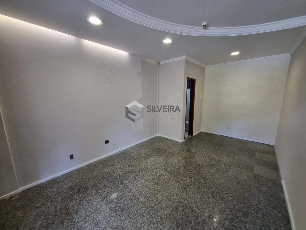 Silveira Imóveis Aluga,- Loja em vão livre de frente;- Banheiro;Setor Hoteleiro ...