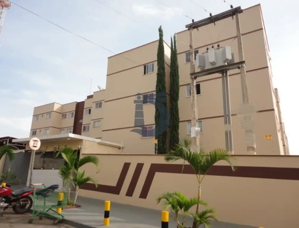 Apartamento no 2º andar com aproximadamente 71mts², contendo: 03 Quartos com arm...