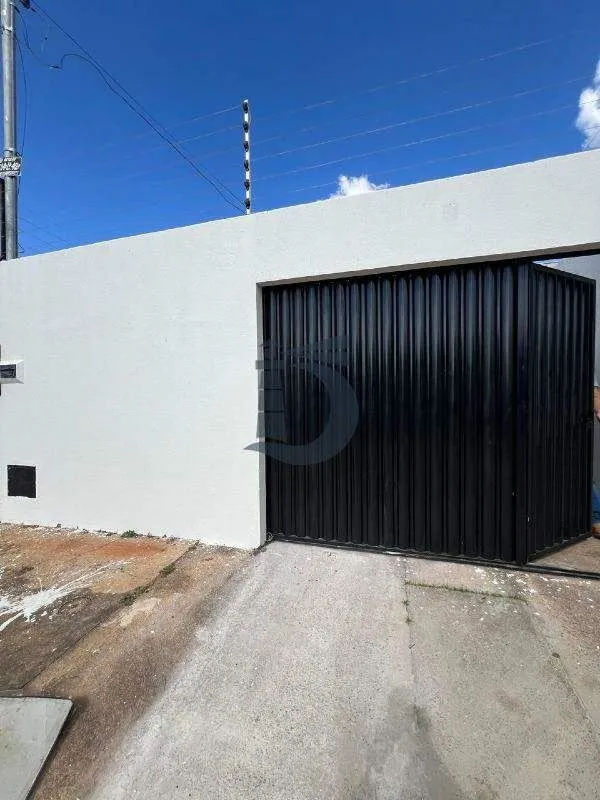 Casa com aproximadamente 119,96mt², contendo: 03 quartos, sendo 01 suite com ar ...