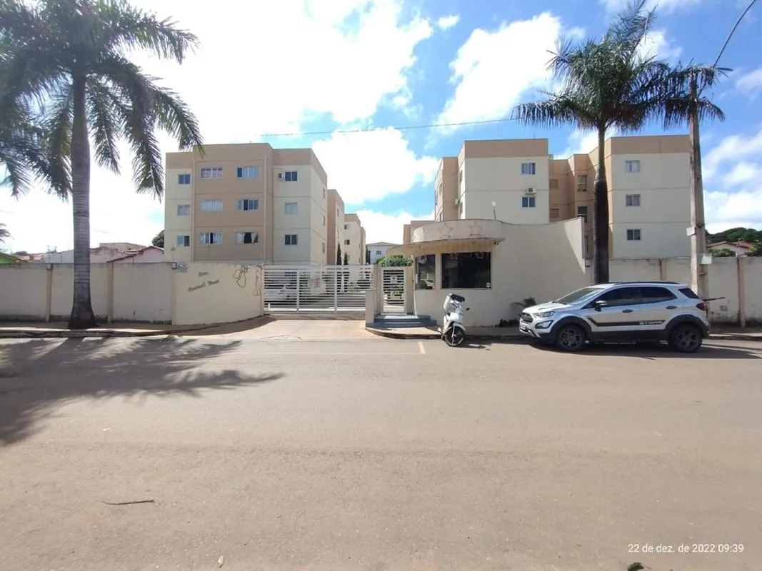 Apartamento com mais ou menos 52 mt² de área construída. Contendo: Piso em cerâm...