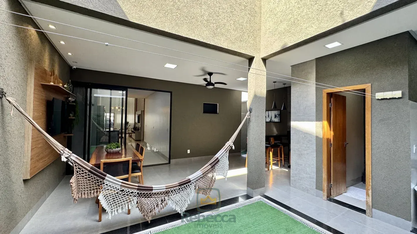 Casa moderna e completa no Jardim Atlântico Esta belíssima residência une sofist...