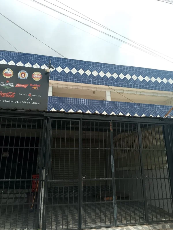 Prédio de Esquina com Renda – Excelente Oportunidade para InvestidorImóvel versá...