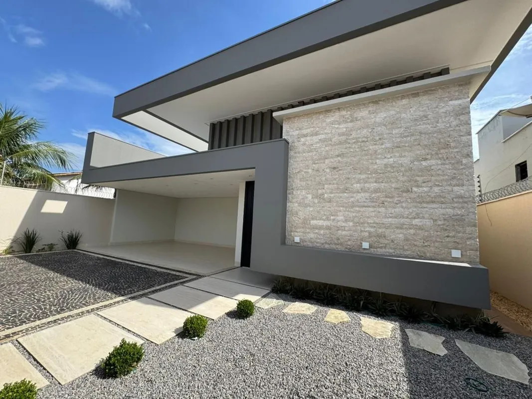 Residência Alto Padrão com Arquitetura AutoraisImplantada em terreno exclusivo d...