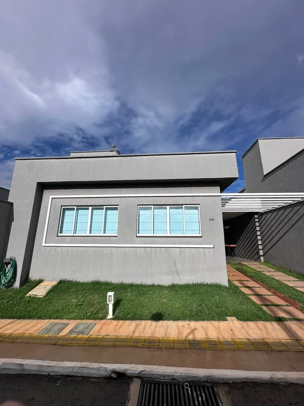 Condomínio Vila Rica RoyalCasa térrea em condomínio fechado localizada no Condom...