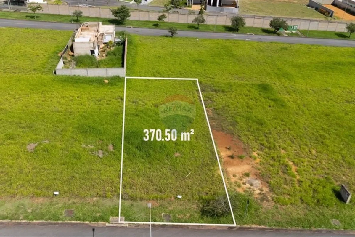 OPORTUNIDADE IMPERDÍVEL TERRENO EM LOCALIZAÇÃO PRIVILEGIADA NO DAMHA RESIDENCIAL...