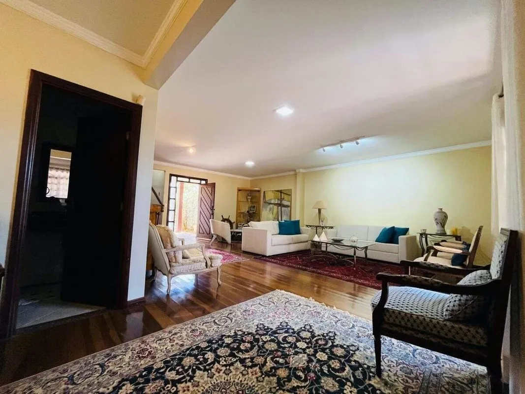 DALL'OCA VENDE NO CONDOMÍNIO ESTÂNCIA JARDIM BOTÂNCIO II:CASA COM 1.494m² DE LOT...