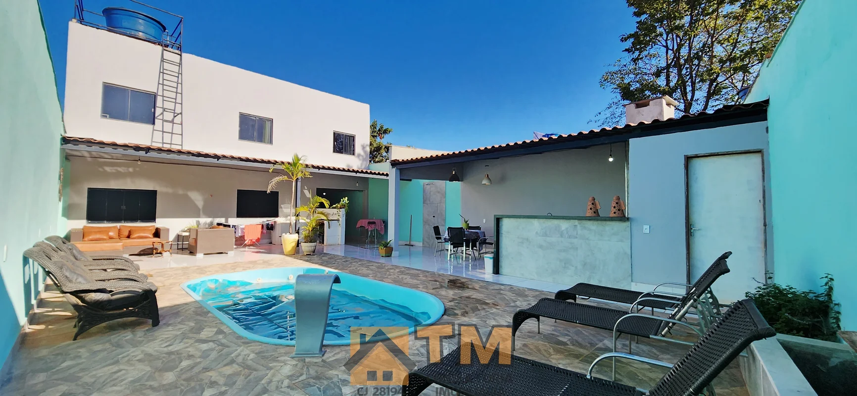 TM CONSULTORIA IMOBILIÁRIAVENDE;Maravilhoso Sobrado com 5 Quartos, sendo 1 Suíte...