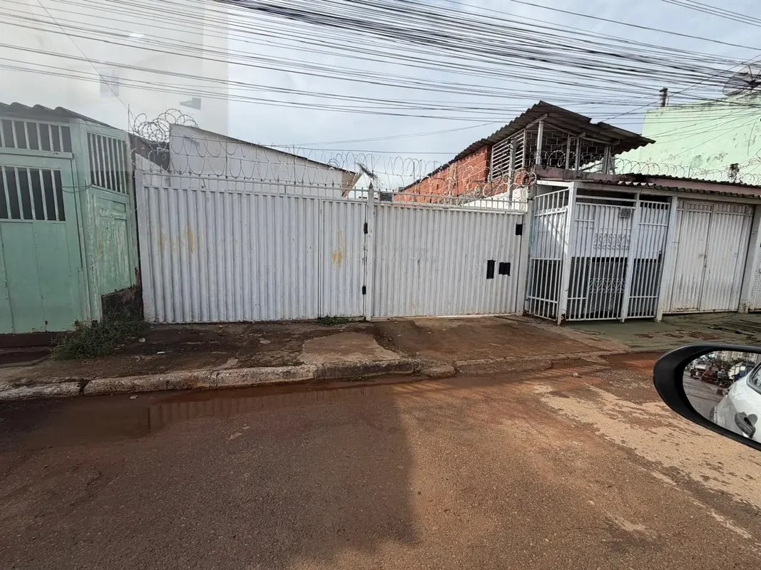 FD VENDE!!SÃO 02 CASAS- NO LOTE DE 140M².CASA 1 - 01 QUARTO, SALA, COZINHA E BAN...