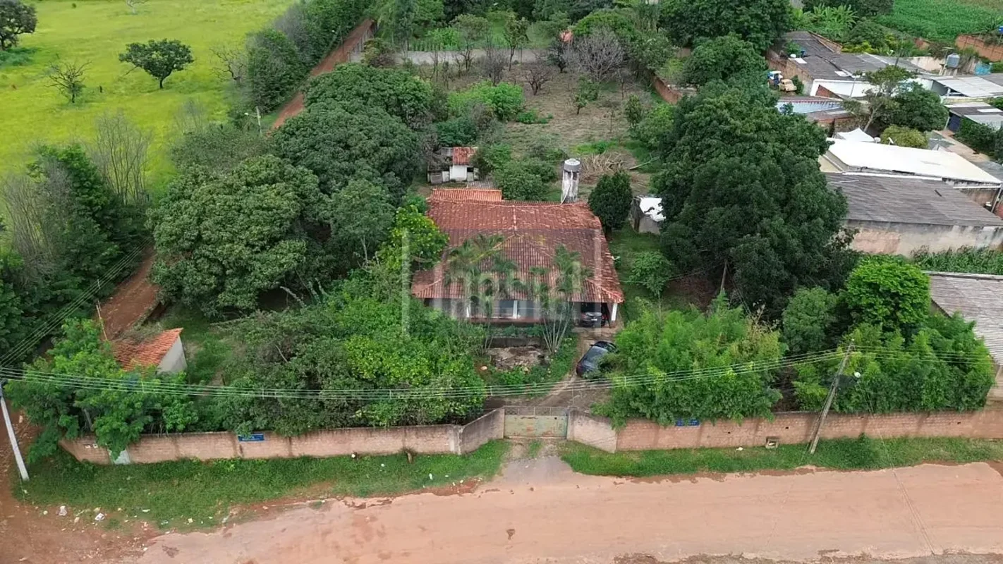 Conheça esta oportunidade única na Zona Rural de Brazlândia, DF: uma charmosa ch...