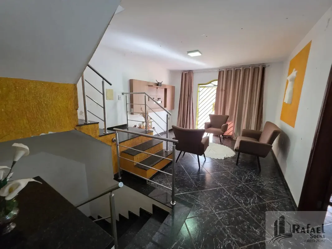 CASA QR 203 SOBRADO - Lote 128 M+ área verde;- 5 quartos sendo 1 suíte;- Av Pric...