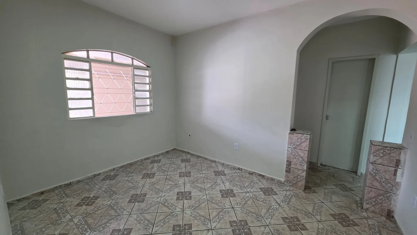 Venda como Ágio ou Quitada. Casa térrea, 3 Quartos sendo 1 suite. Na laje; Lote ...