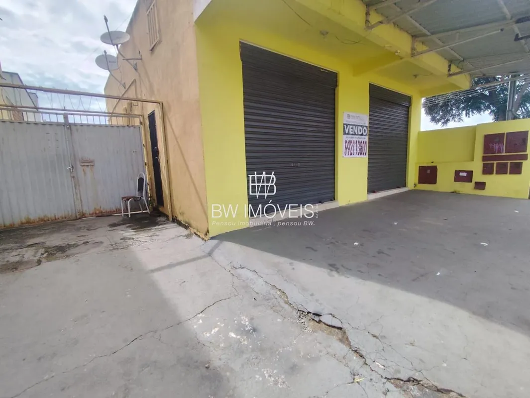 Vendo 2 salas comerciais na avenida principal do setor Paineiras, próximo ao set...