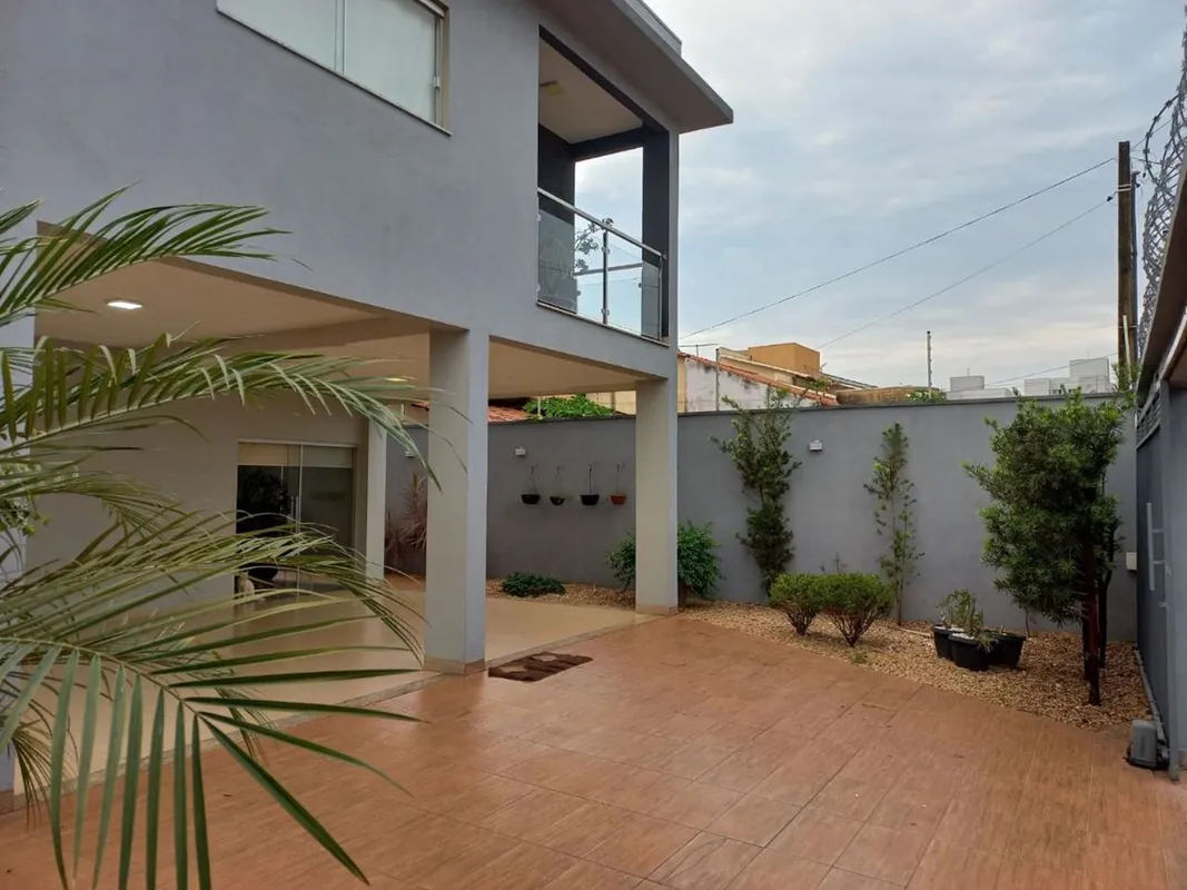 Sobrado à venda na 307 Sul Palmas/TOExcelente sobrado com projeto moderno, ambie...