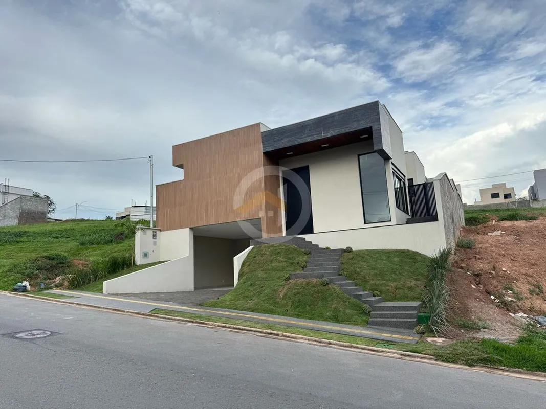 Casa no Jardins Bolonha, Senador Canedo, 3 suítes plenas, sendo uma máster com c...