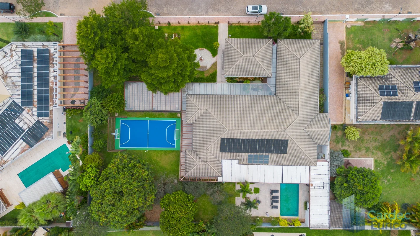 “Algumas casas não são apenas espaços… elas definem um estilo de vida.Aqui na CA...