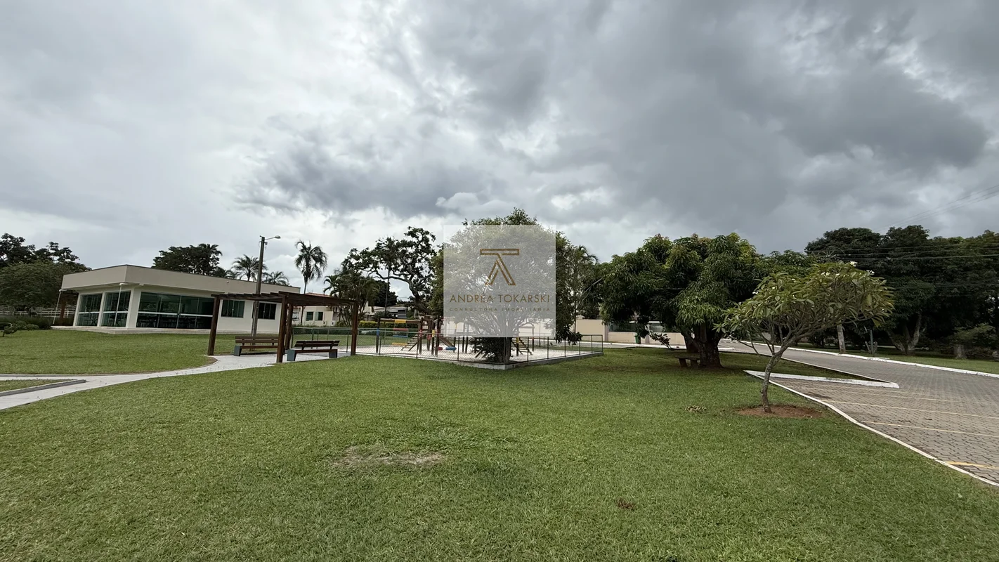 Viva com conforto, segurança e natureza no Condomínio Privê Lago Sul.Esse lote é...