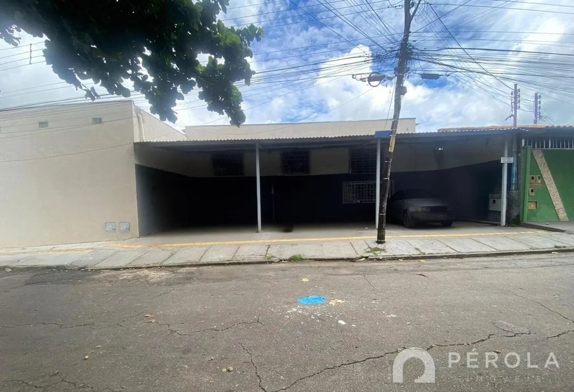 Sala comercial com parte inferior e superior. Possui sala de reunião e dois banh...