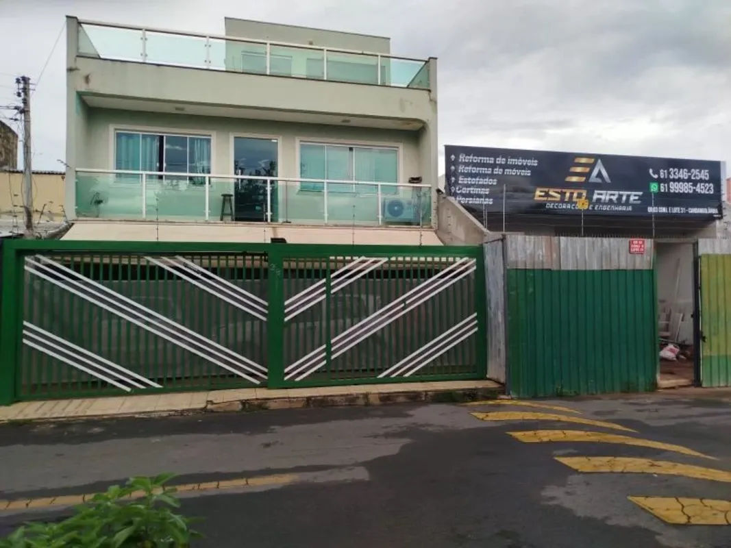 Lindo Sobrado:Térreo: Dois quartos, sendo 1 deles suíte, banheiro social, sala d...