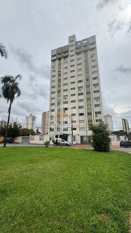  ? Apartamento Reformado com 4 Quartos no Edifício Valença – Setor Central, Goiâ...