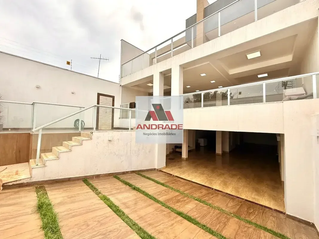 MAJESTOSA MANSÃO MODERNA! FINO ACABAMENTO , COM VISTA LINDA DA SERRA DE SOBRADIN...