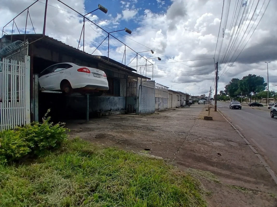 VENDE-SE ESTE IMÓVEL COMERCIAL E RESEDENCIAL NA CEILÂNDIA SUL LOTE DE 250m² NA V...