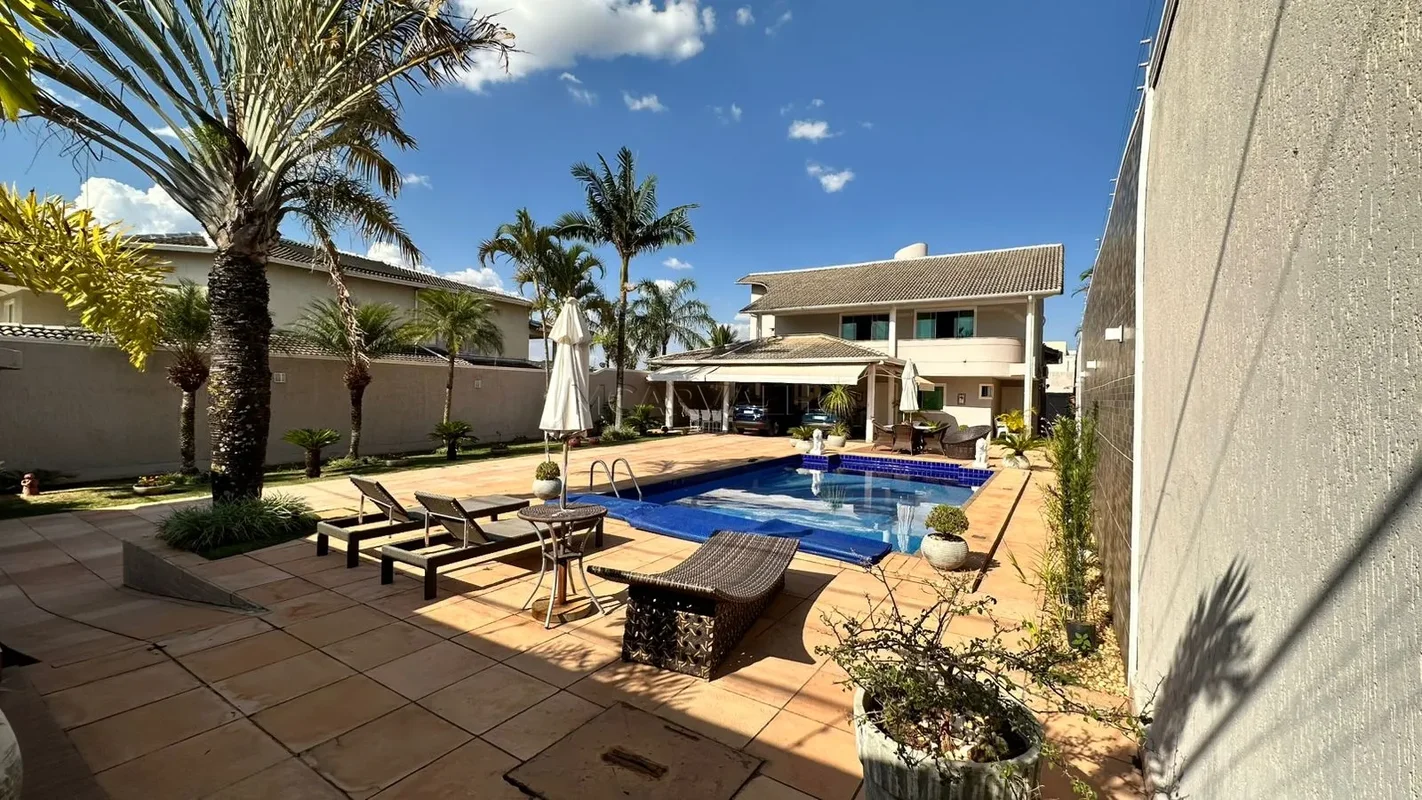 Casa de alto padrão com habite-se, projeto assinado por Ariomar Nogueira, unindo...
