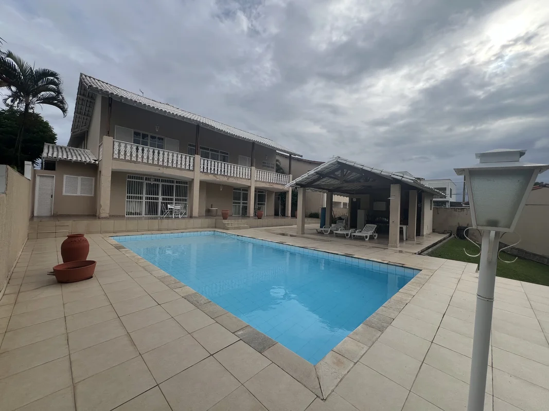 Casa à Venda – Lago Sul, QI 01Localizada em um dos endereços mais prestigiados d...
