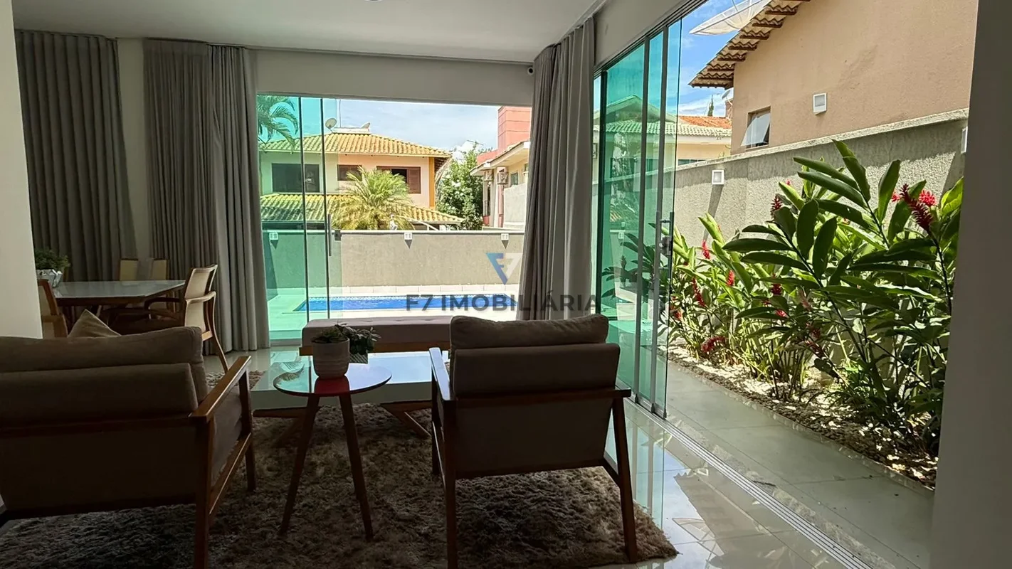 Terreno : 360 m2Edificada : 257 m2Sobrado excelente localização 3 suítes + 1 qua...