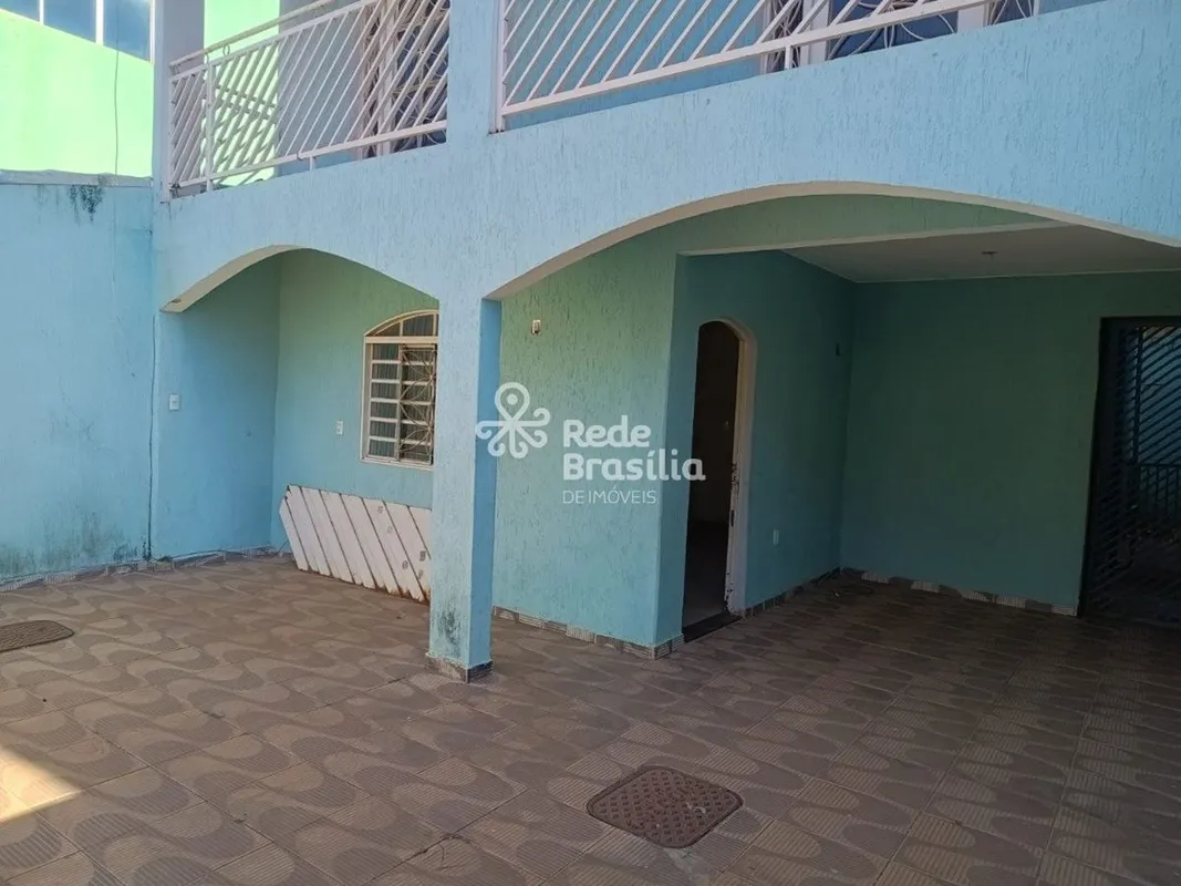 CASA VOLTADA PARA O NASCENTE- DESOCUPADA- EM UMA DAS MELHORES QUADRAS DA CIDADE ...