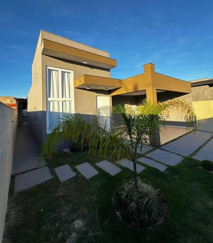Excelente casa na Av. Alameda do Ipês, Res. PrimeSala ampla com pé direito alto,...