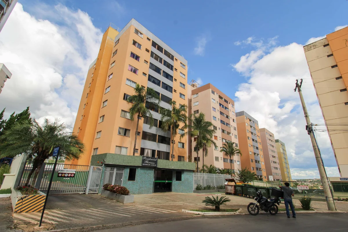 Oportunidade! Apartamento com, excelente localização, condomínio com área de laz...