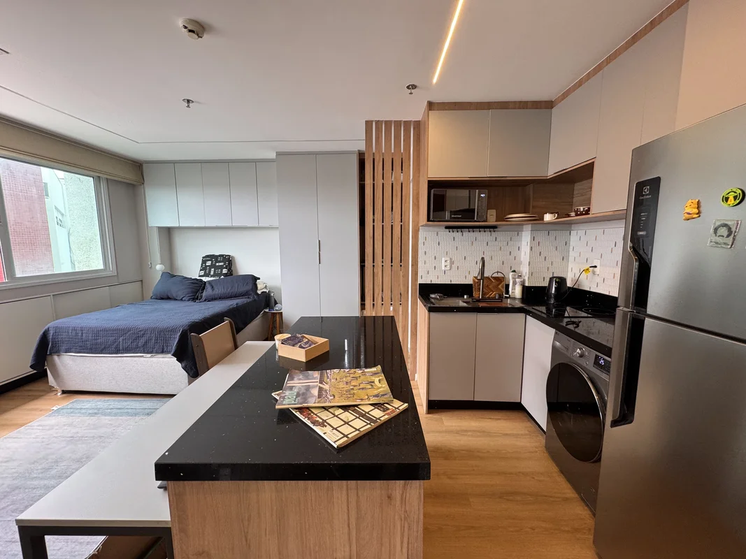 OPORTUNIDADE NO SELETTO LAGO NORTE!São 30m² bem distribuídos em um apartamento f...