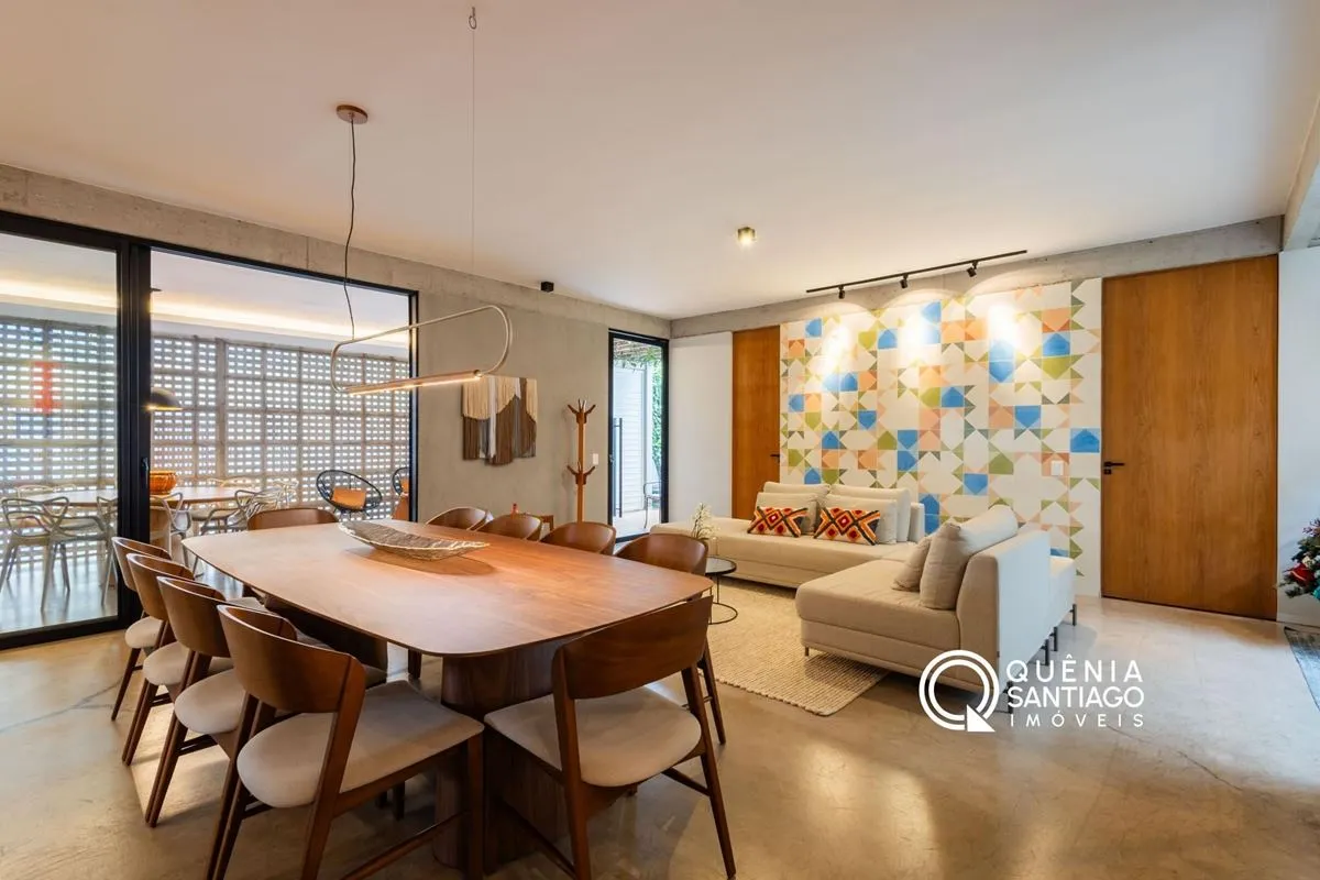 Há casas que impressionam pela estética.E há casas que acolhem pela forma como f...