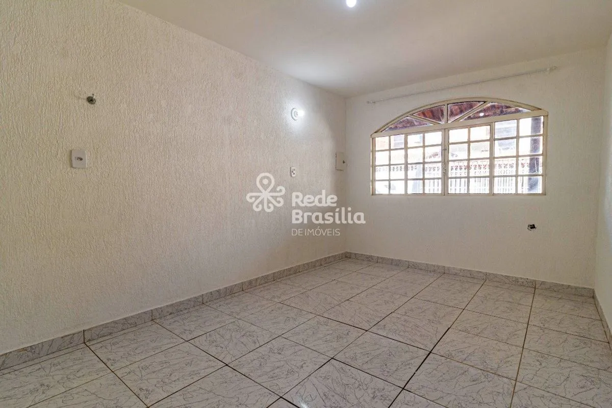 TH26464 - QE 28 Guará, Casa 03 quartos, 140m². Agende sua visita! Imóvel com sal...