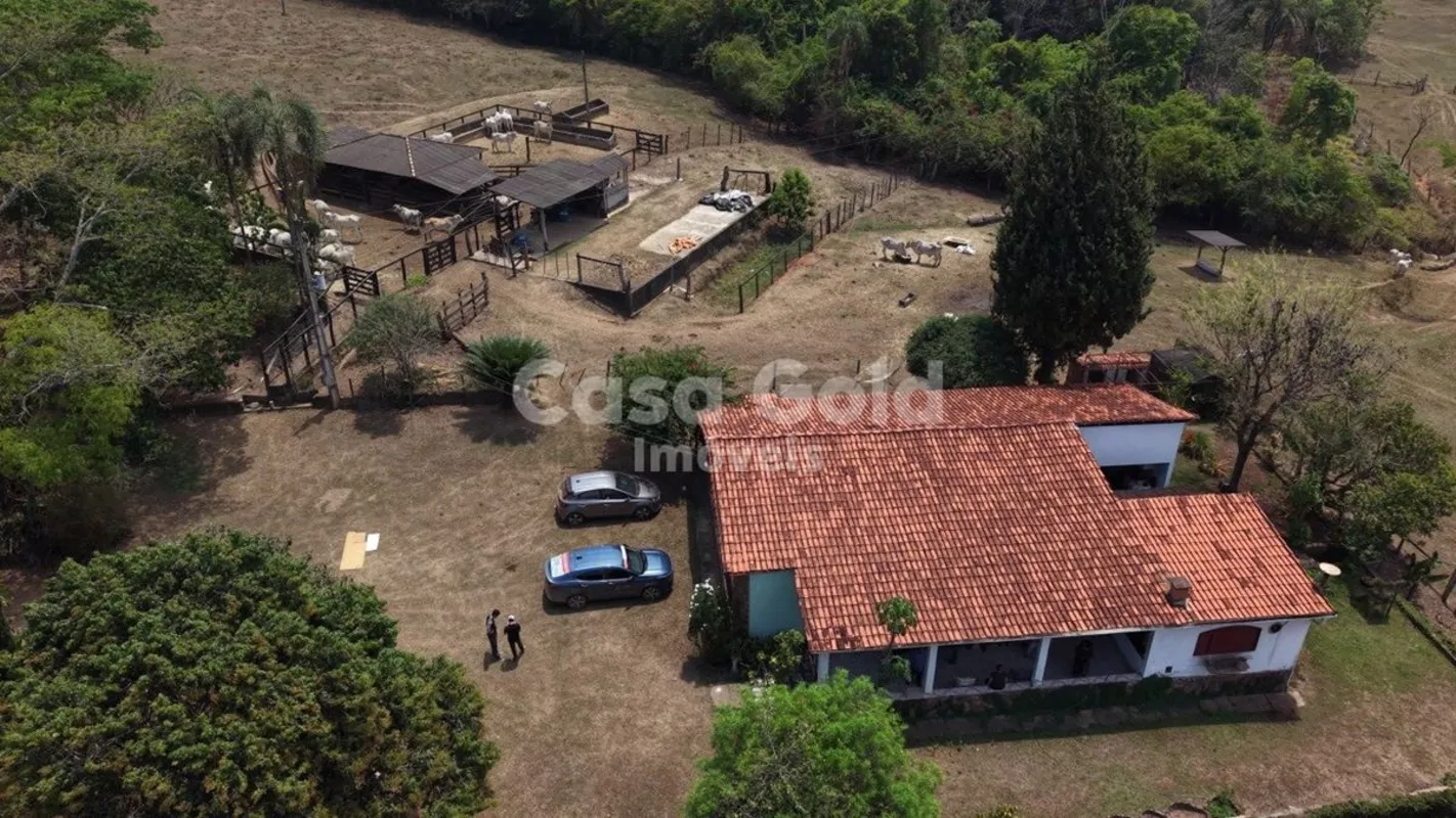 AS MARGENS DO RIO DO DESCORBETO, APENAS 50KM DE BRASÍLIA - FAZENDA COM PORTEIRA ...