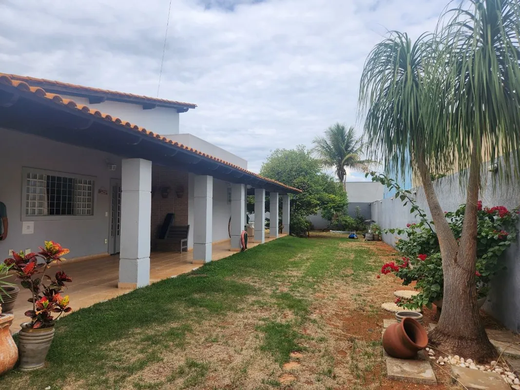 CASA AMPLA TODA AVARANDADA COM 775M² DE TERRENO E QUINTAL COM ÁREA VERDE (ÓTIMA ...