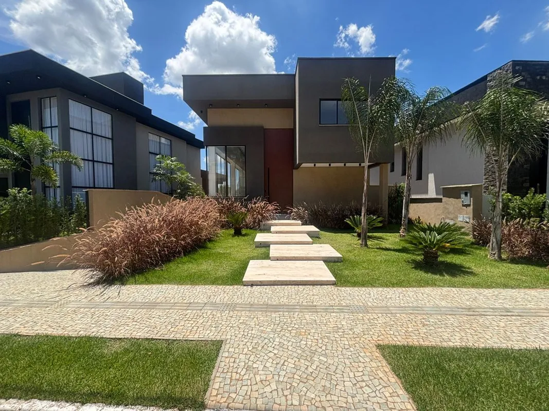 Casa condomínio do lago ESPETACULAR TRIPLEX COM FUNDO PARA A MATACASA CONDOMÍNIO...