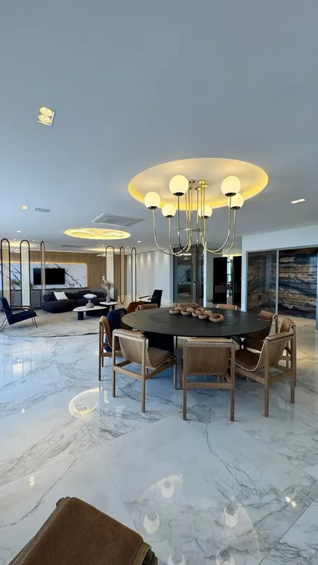 VENDO APARTAMENTO KINGDOM PARK RESIDENCE•Área privativa: 482 m²•Andar: 47º (vist...